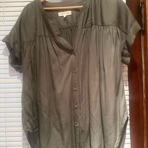 Lot of 2 Women's LOFT Lou & Grey Green and White Button-Up Tops